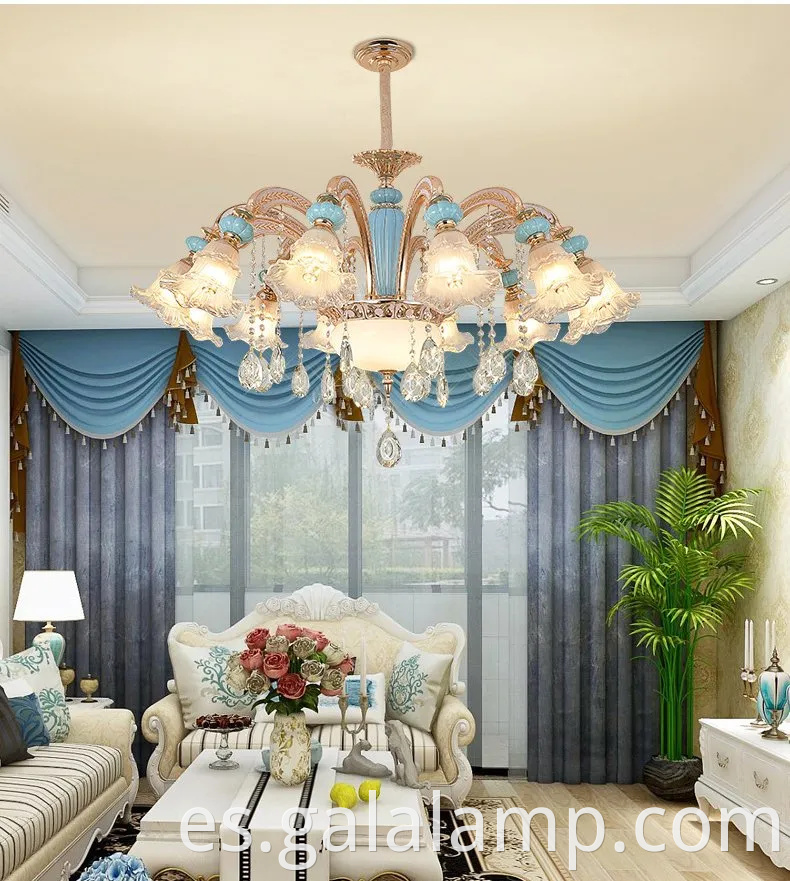 Elegante candelabro de cerámica francesa para el ambiente del comedor